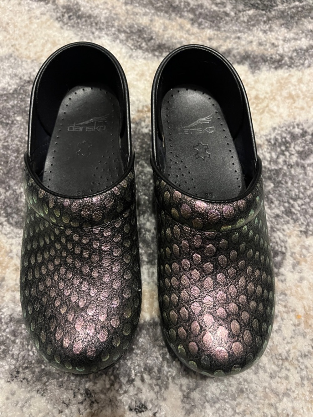 Women’s Dansko clog size 36 color: peacock only worn a few times b